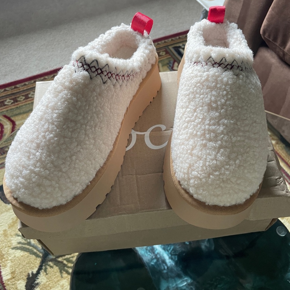 Women’s Sherpa slippers